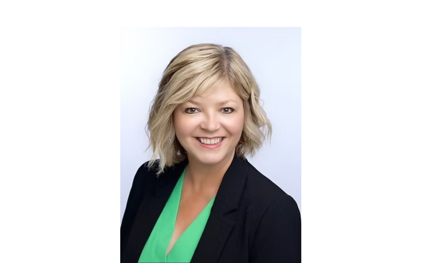 Headshot of Holly Begley